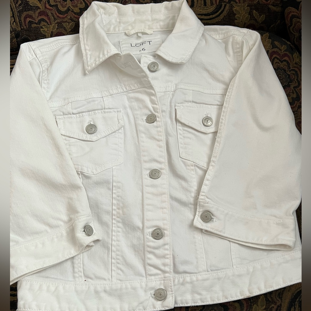 Loft Women’s Size 6 White Jean Jacket